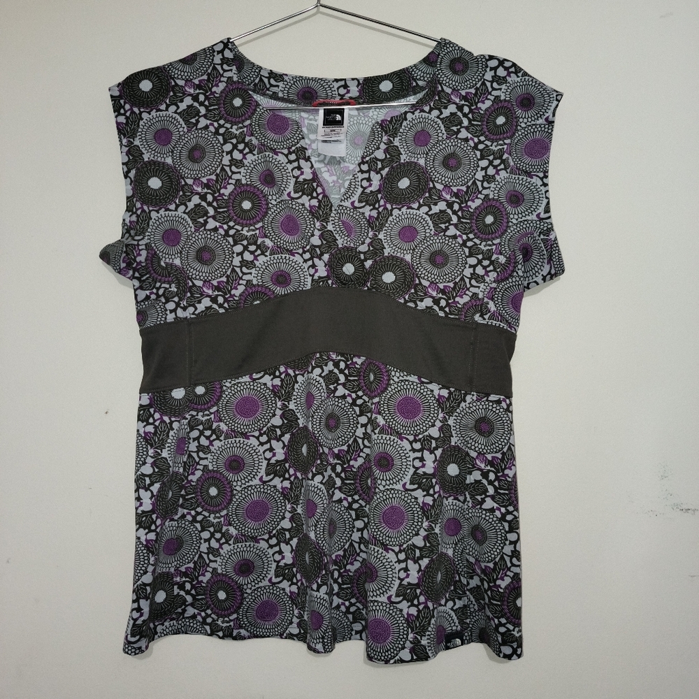 North Face Vapor Wick Floral Short Sleeve Top Size Medium